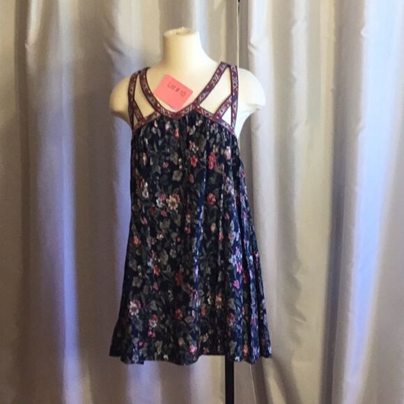 NWOT lightweight dress by FLYING TOMATO in size medium - Picture 1 of 13